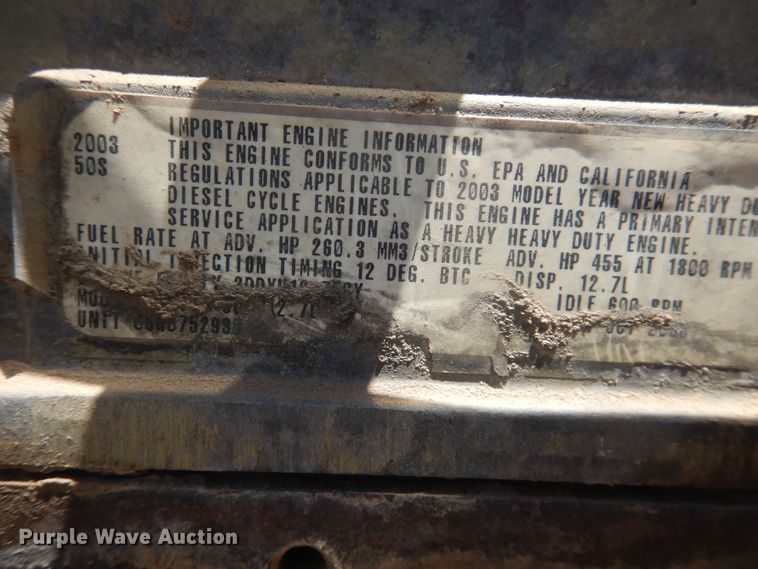 image for item DM5257 2004 Freightliner Columbia 120  semi truck