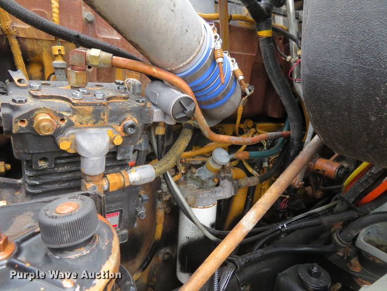 image for item FP9325 1999 International 9200  semi truck