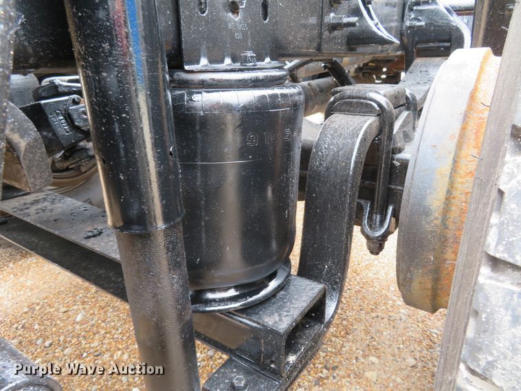 image for item FP9325 1999 International 9200  semi truck