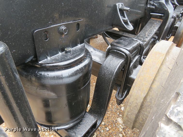 image for item FP9325 1999 International 9200  semi truck