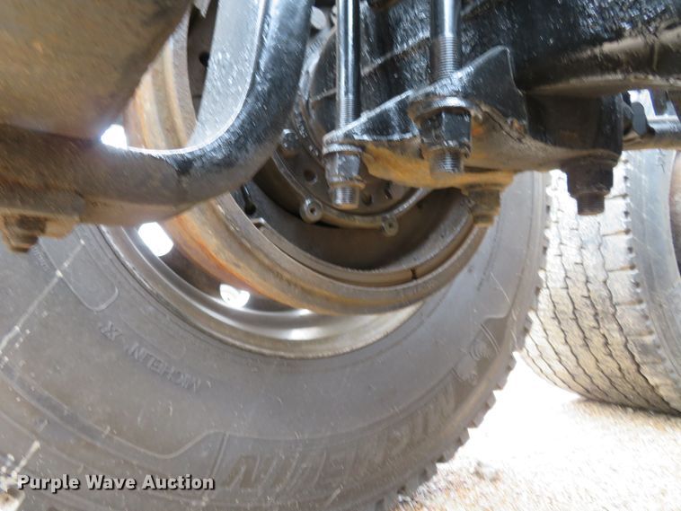 image for item FP9325 1999 International 9200  semi truck