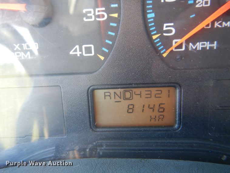 image for item HT9334 2005 International 4400  semi truck