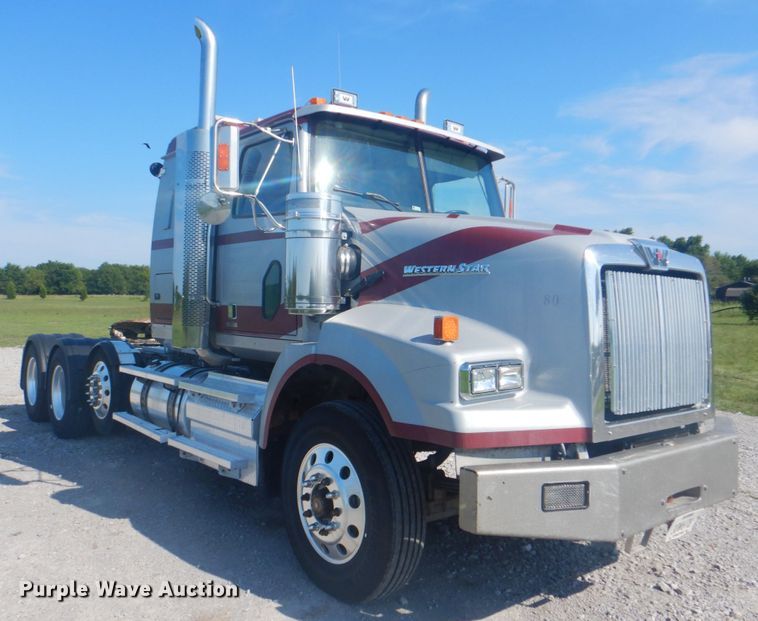 image for item HT9335 2013 Western Star 4900EX  semi truck