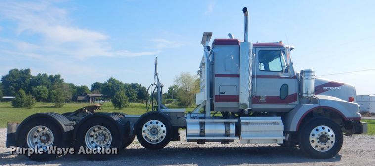 image for item HT9335 2013 Western Star 4900EX  semi truck