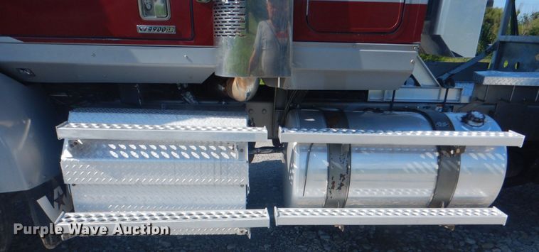 image for item HT9335 2013 Western Star 4900EX  semi truck