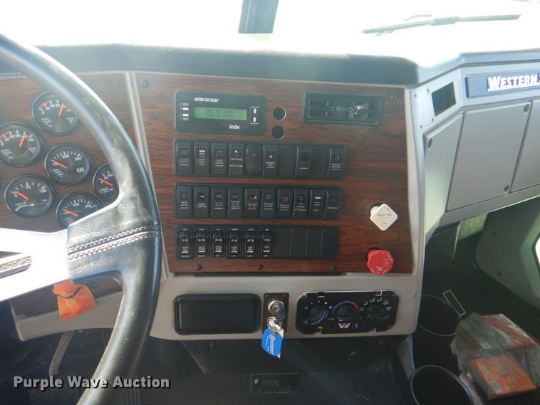 image for item HT9335 2013 Western Star 4900EX  semi truck