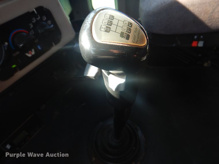 image for item HT9335 2013 Western Star 4900EX  semi truck