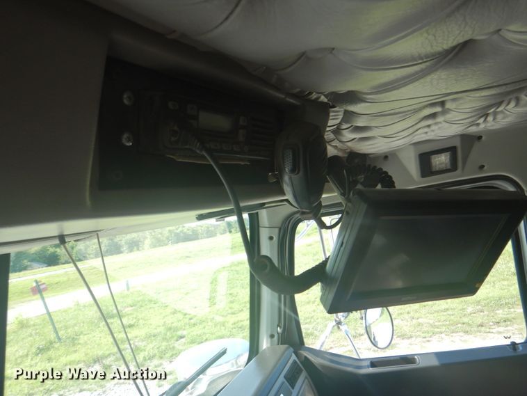 image for item HT9335 2013 Western Star 4900EX  semi truck