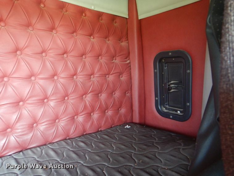 image for item HT9335 2013 Western Star 4900EX  semi truck