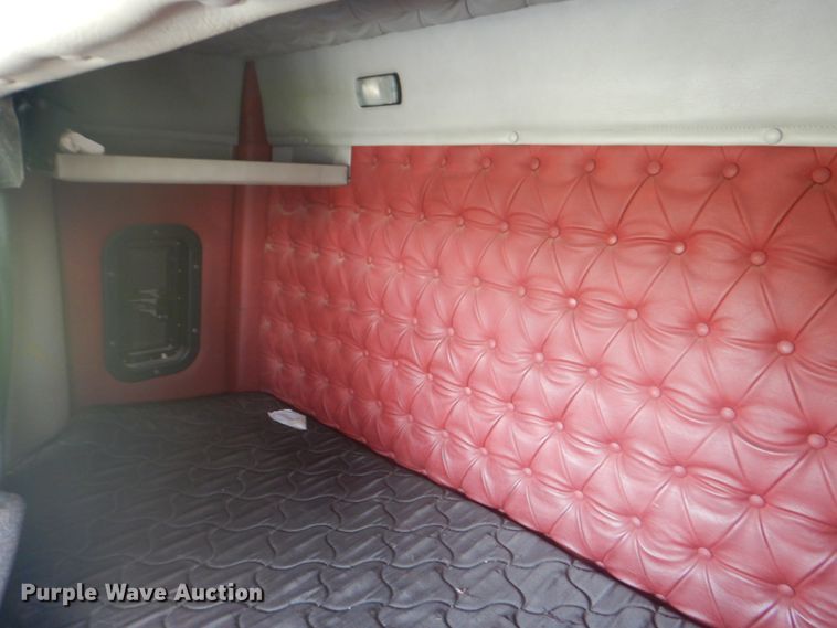 image for item HT9335 2013 Western Star 4900EX  semi truck