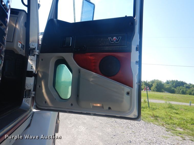 image for item HT9335 2013 Western Star 4900EX  semi truck