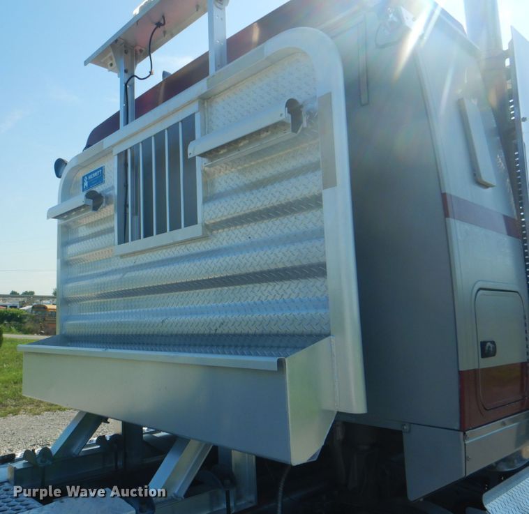 image for item HT9335 2013 Western Star 4900EX  semi truck