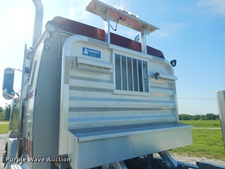 image for item HT9335 2013 Western Star 4900EX  semi truck