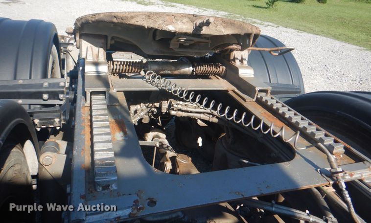 image for item HT9335 2013 Western Star 4900EX  semi truck