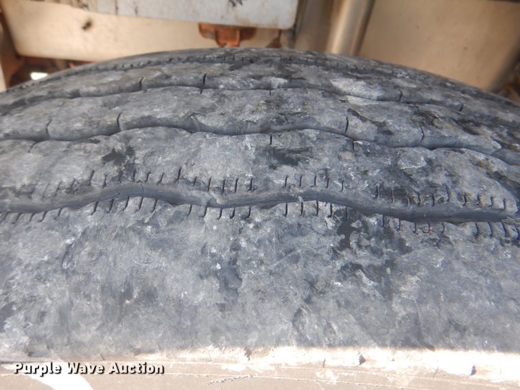 image for item HT9335 2013 Western Star 4900EX  semi truck