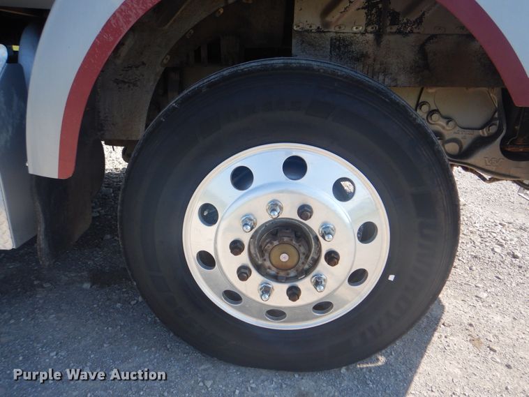 image for item HT9335 2013 Western Star 4900EX  semi truck