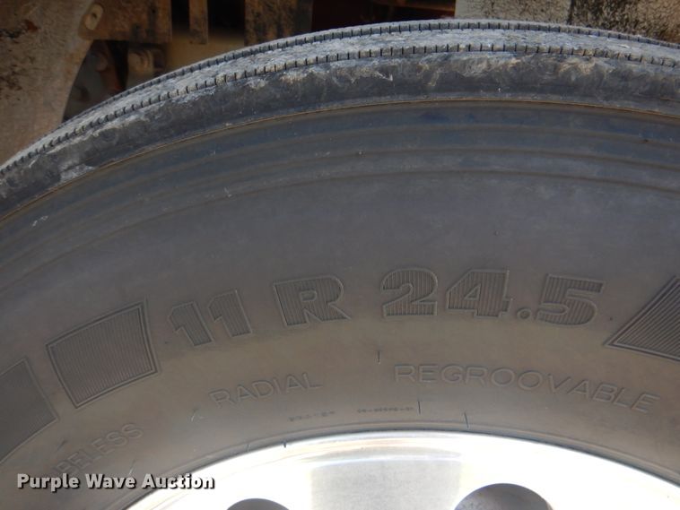 image for item HT9335 2013 Western Star 4900EX  semi truck