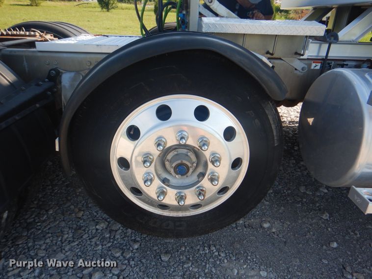 image for item HT9335 2013 Western Star 4900EX  semi truck