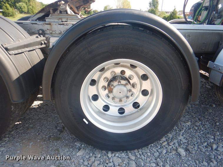 image for item HT9335 2013 Western Star 4900EX  semi truck