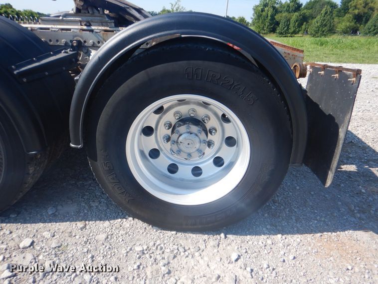 image for item HT9335 2013 Western Star 4900EX  semi truck