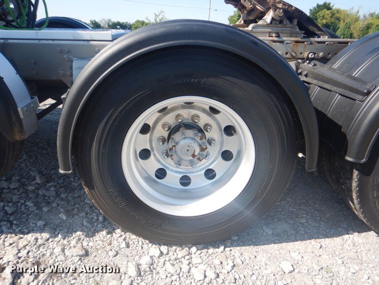 image for item HT9335 2013 Western Star 4900EX  semi truck