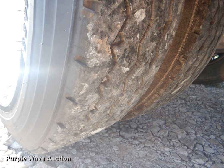 image for item HT9335 2013 Western Star 4900EX  semi truck