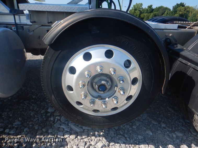 image for item HT9335 2013 Western Star 4900EX  semi truck