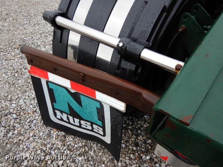 image for item II9564 2009 Mack CHU613  semi truck