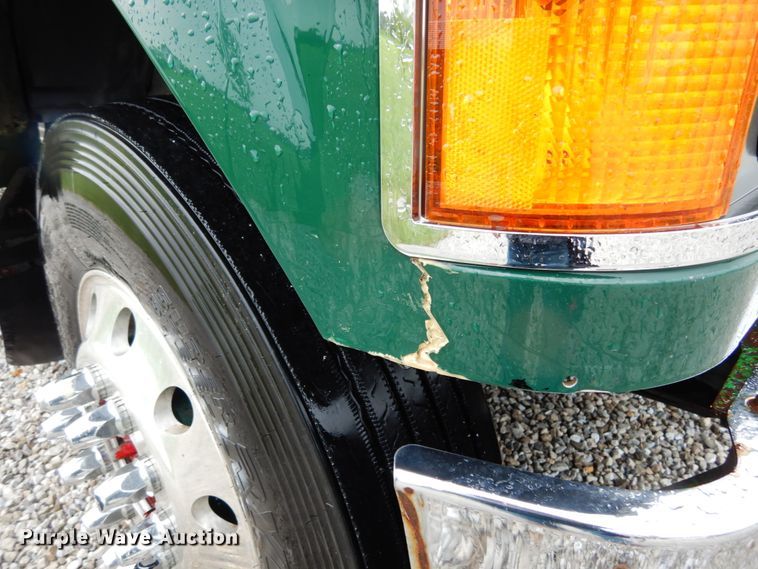 image for item II9564 2009 Mack CHU613  semi truck