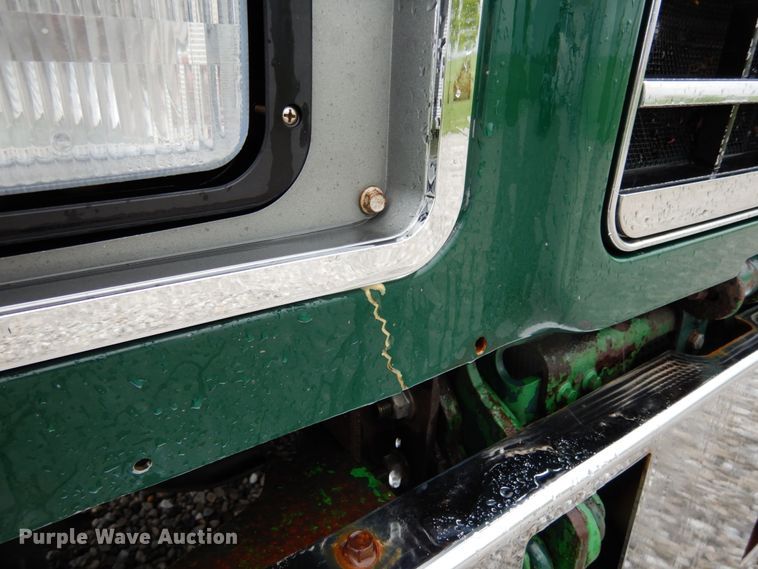 image for item II9564 2009 Mack CHU613  semi truck