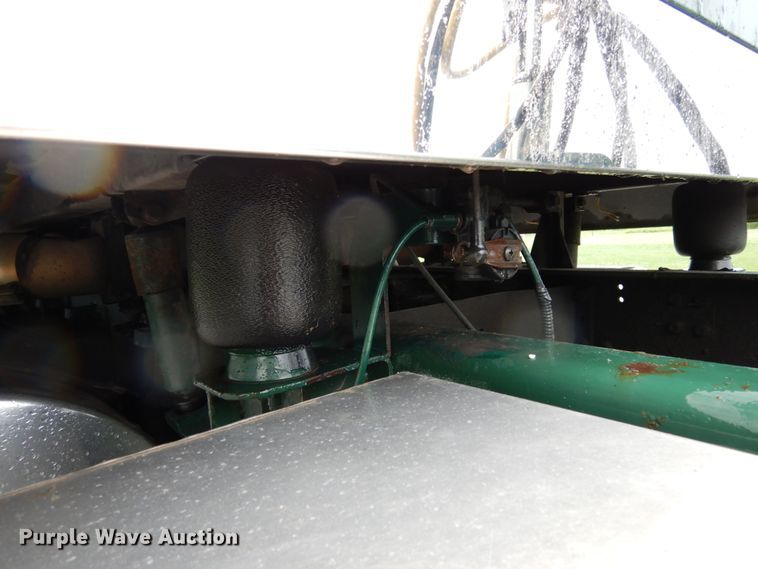 image for item II9564 2009 Mack CHU613  semi truck