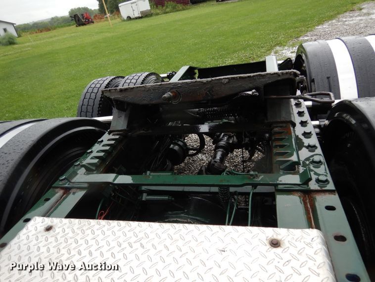 image for item II9564 2009 Mack CHU613  semi truck