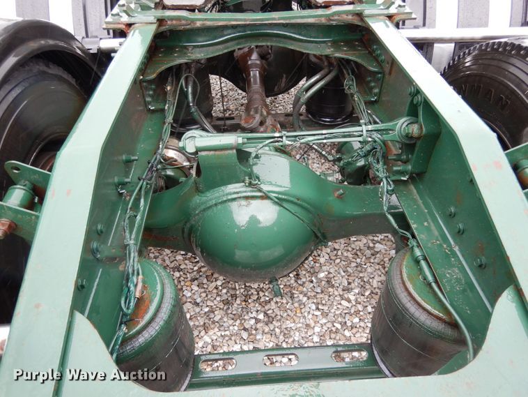 image for item II9564 2009 Mack CHU613  semi truck