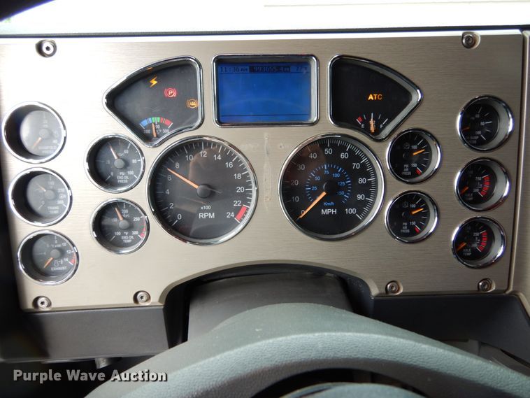 image for item II9564 2009 Mack CHU613  semi truck