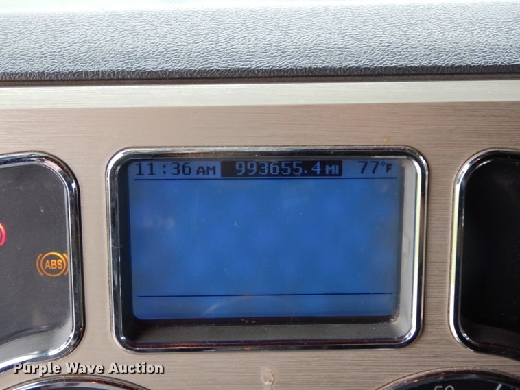 image for item II9564 2009 Mack CHU613  semi truck