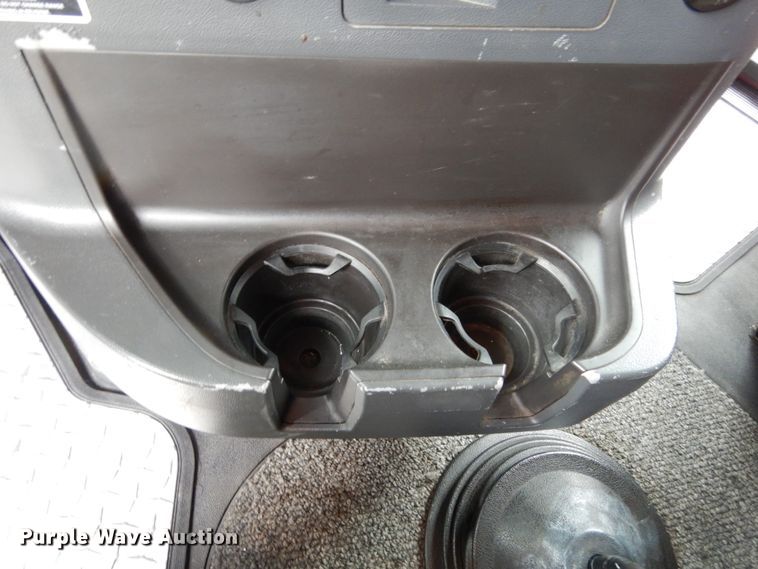 image for item II9564 2009 Mack CHU613  semi truck