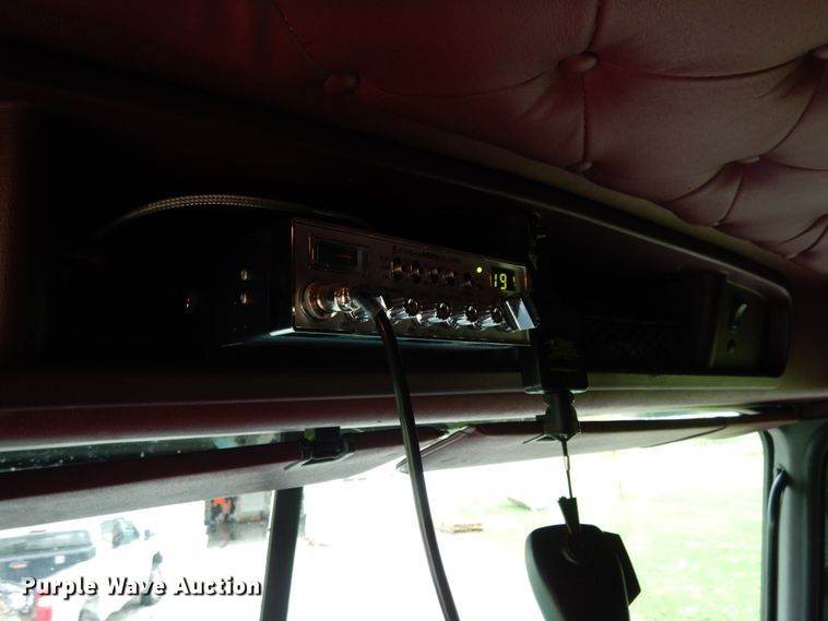 image for item II9564 2009 Mack CHU613  semi truck