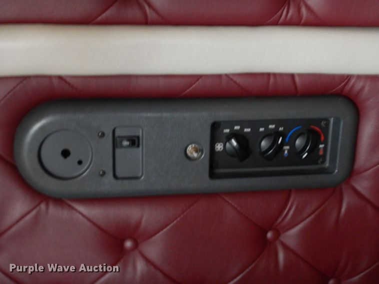 image for item II9564 2009 Mack CHU613  semi truck