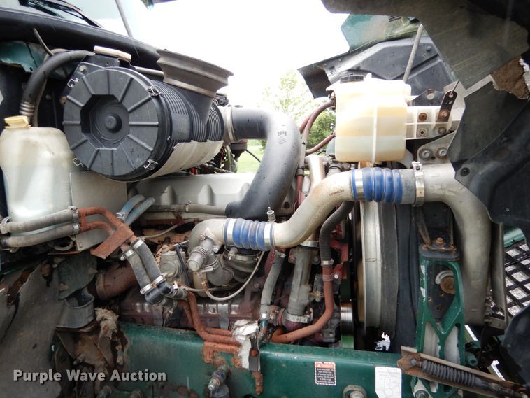 image for item II9564 2009 Mack CHU613  semi truck