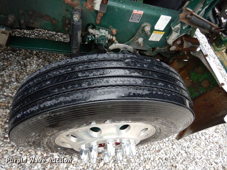 image for item II9564 2009 Mack CHU613  semi truck