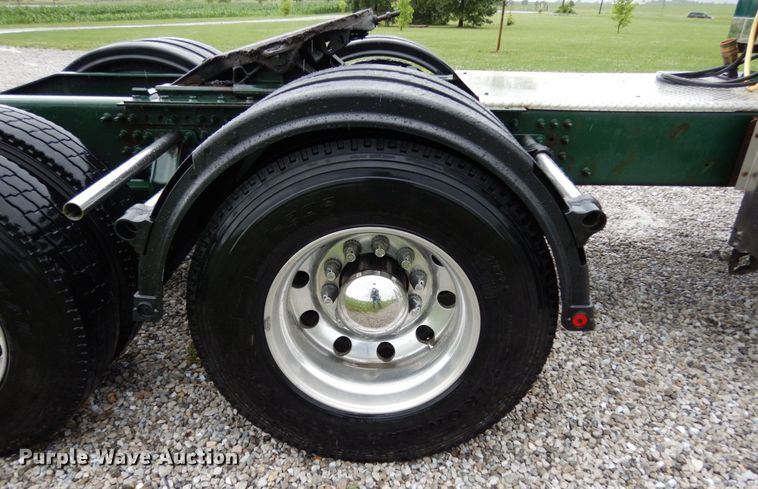 image for item II9564 2009 Mack CHU613  semi truck