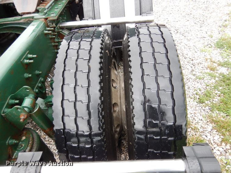 image for item II9564 2009 Mack CHU613  semi truck