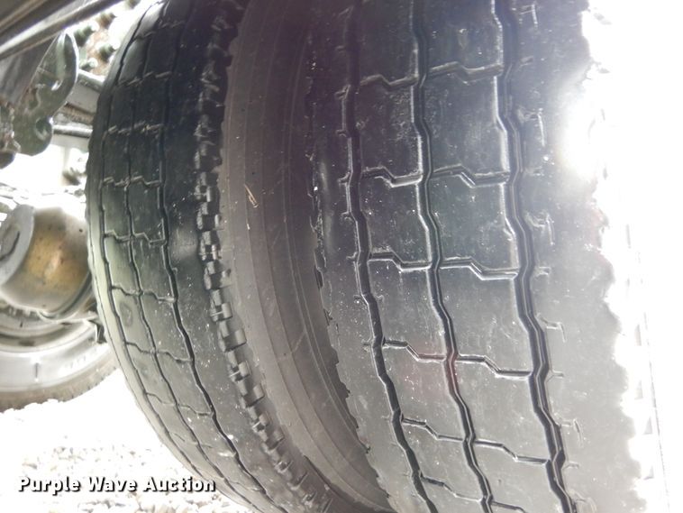 image for item II9564 2009 Mack CHU613  semi truck