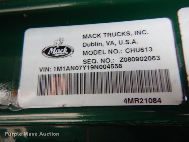 image for item II9564 2009 Mack CHU613  semi truck