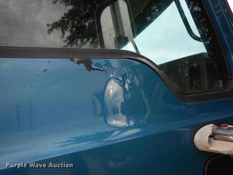 image for item II9597 2009 Mack CHU613  semi truck