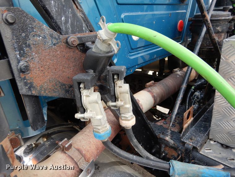 image for item II9597 2009 Mack CHU613  semi truck