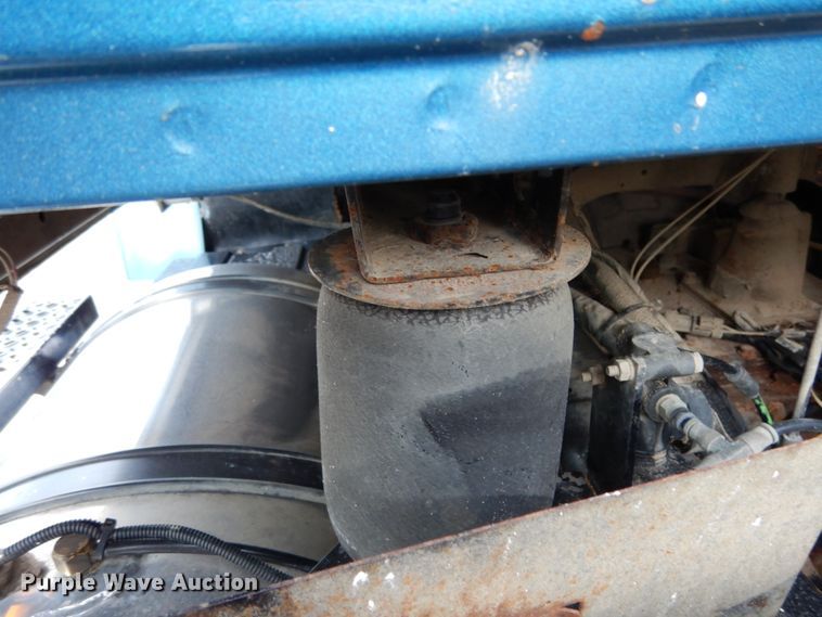 image for item II9597 2009 Mack CHU613  semi truck