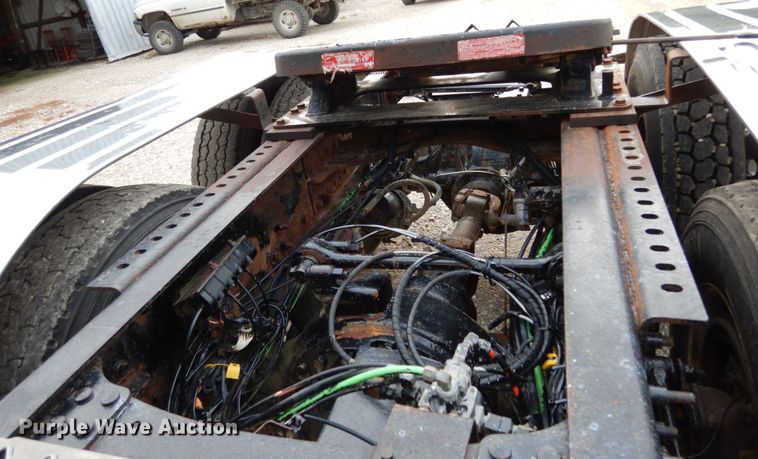 image for item II9597 2009 Mack CHU613  semi truck