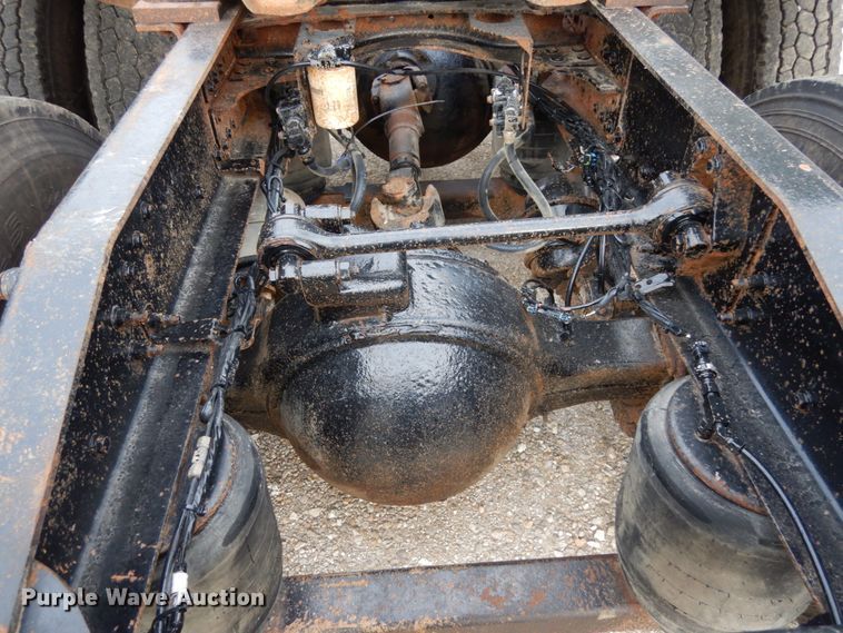 image for item II9597 2009 Mack CHU613  semi truck