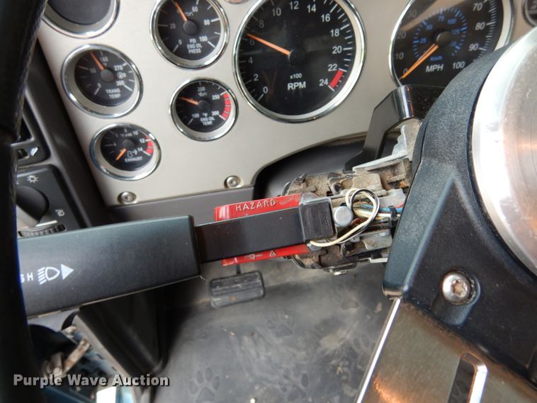 image for item II9597 2009 Mack CHU613  semi truck